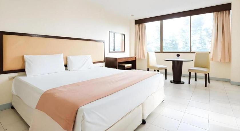 Nice Beach Hotel Rayong Eksteriør bilde