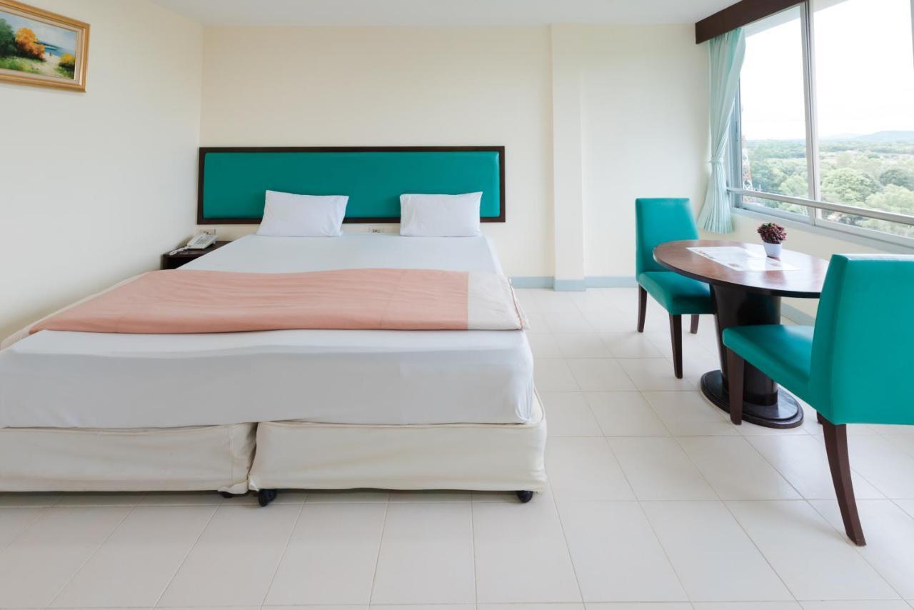 Nice Beach Hotel Rayong Eksteriør bilde